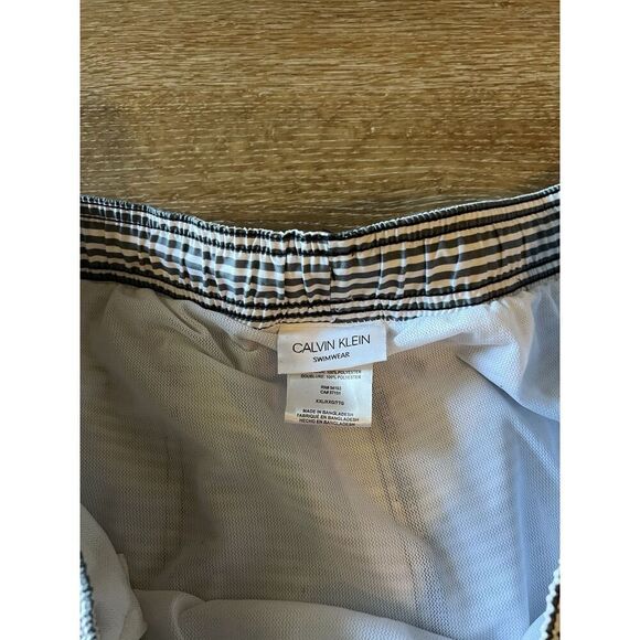 Calvin Klein Mens Black White Striped Swim Trunks w/ Mesh Lining Size 2XL NWT - Picture 3 of 3